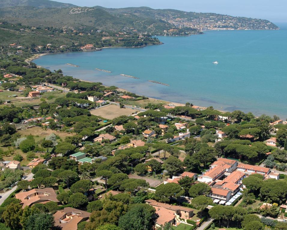 Rta Airone Aparthotel Orbetello Bagian luar foto